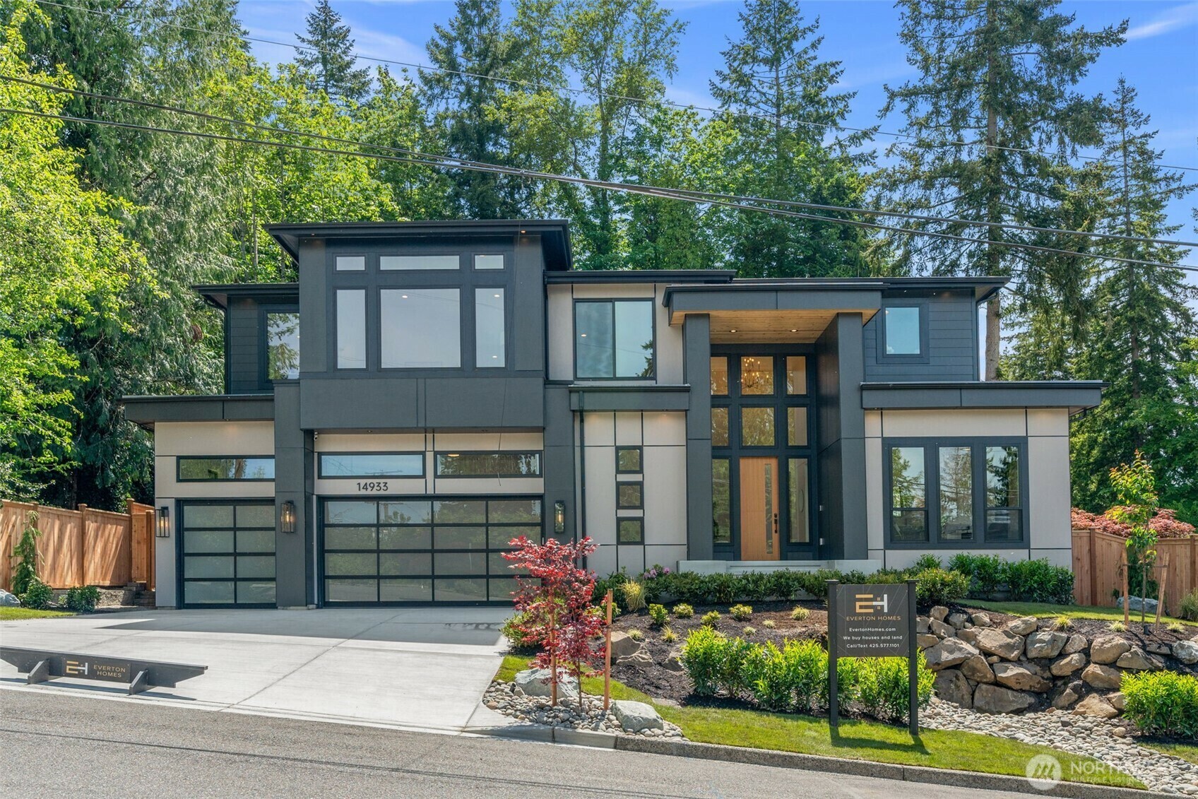 Property Photo: 14933 SE 45th Place WA 98006