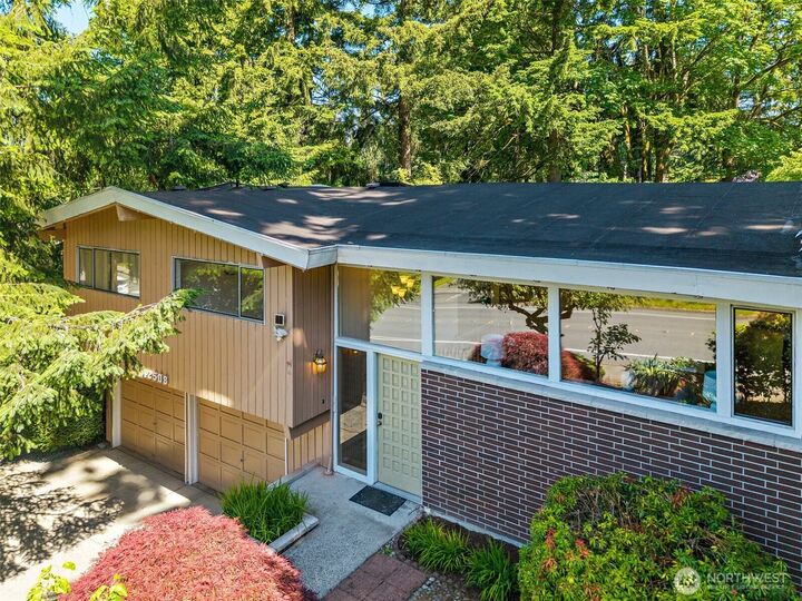 Property Photo:  12508 SE 60th Street  WA 98006 