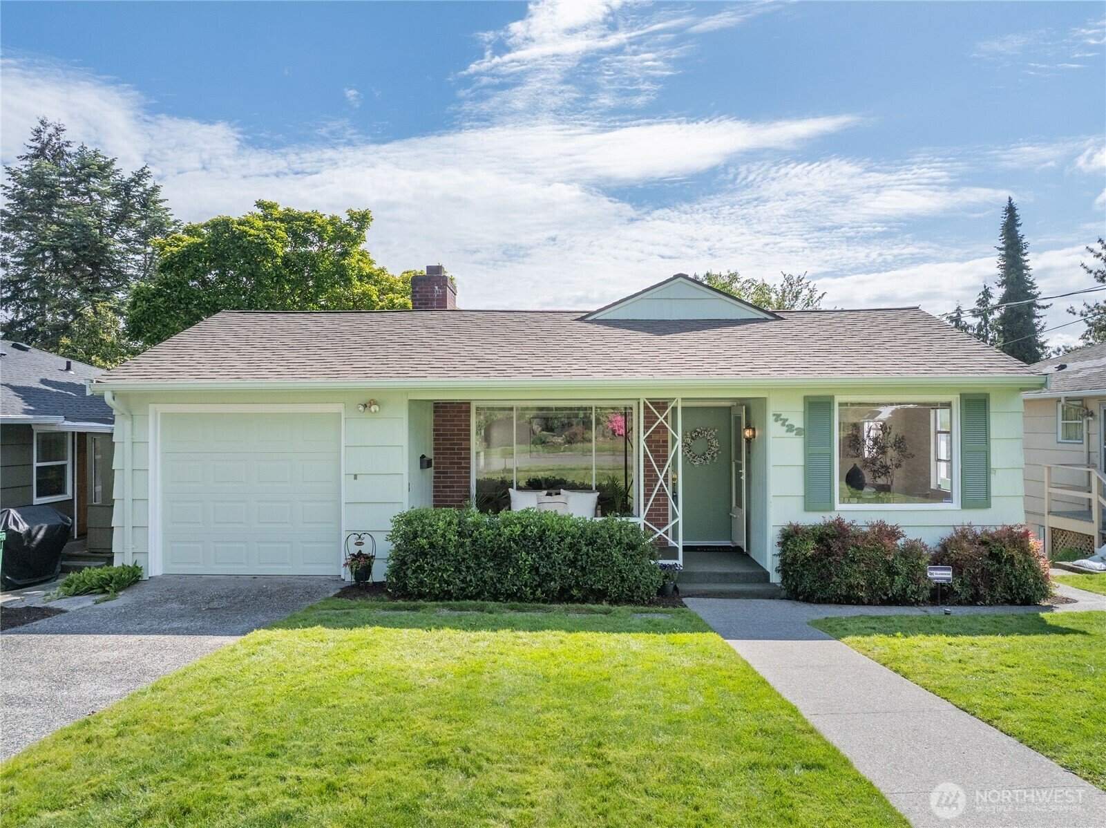Property Photo:  7722  34th Avenue NE  WA 98115 
