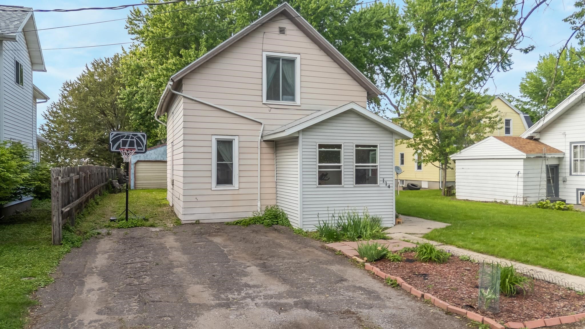114 Baldwin Avenue  Oshkosh WI 54901-3811 photo