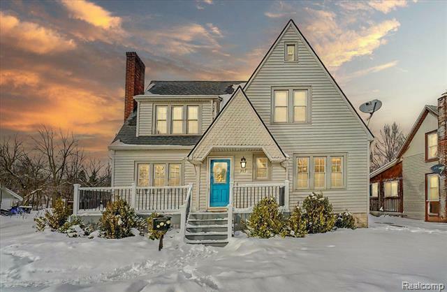 Property Photo: 203 6th Street MI 48430
