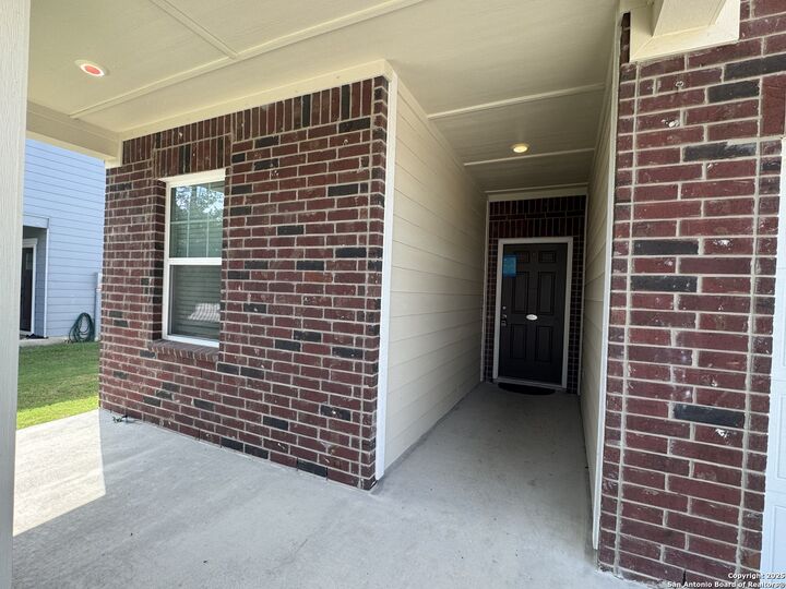 Property Photo:  8607 Rock Mdw  TX 78109 