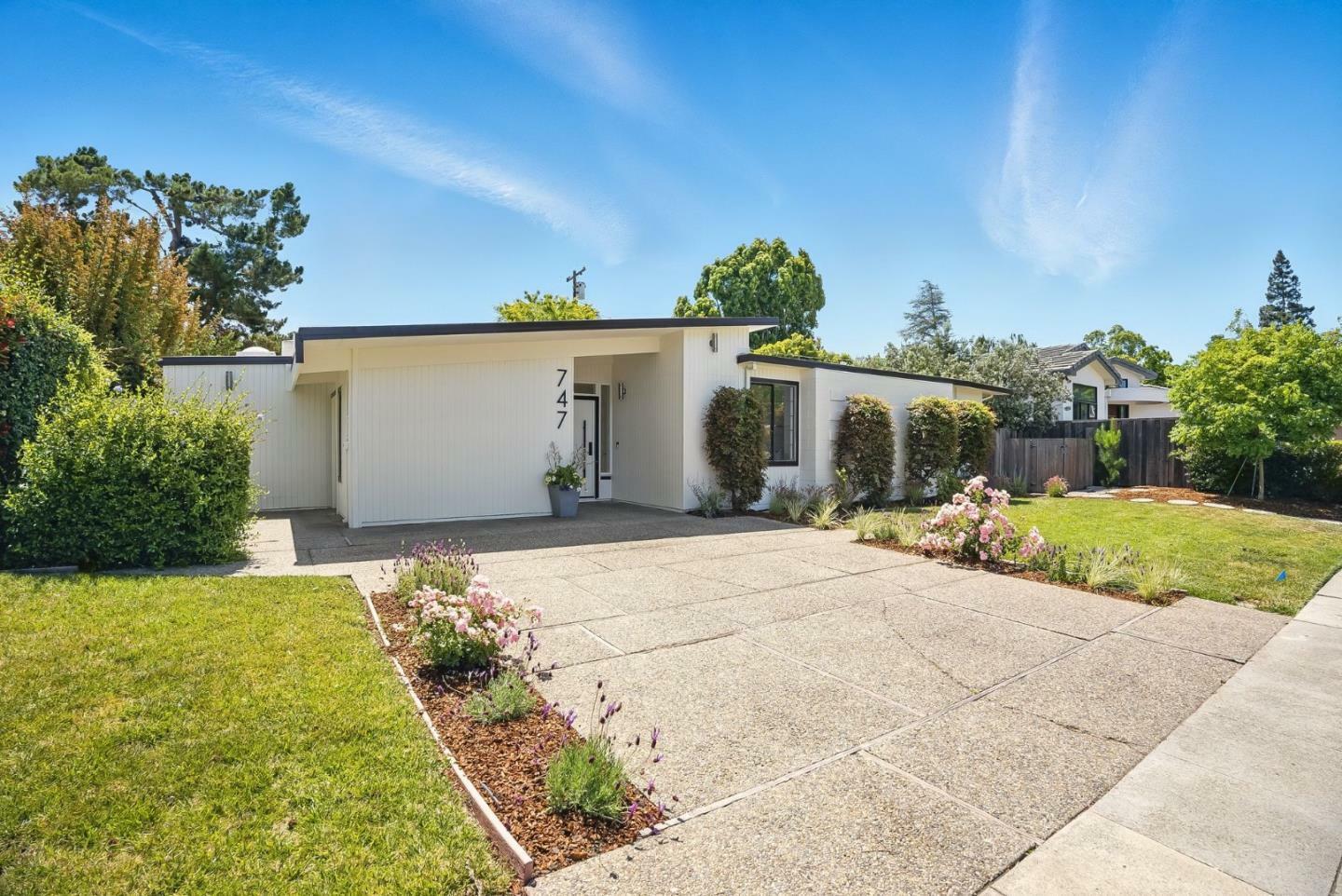 Property Photo: 747 De Soto Drive CA 94303