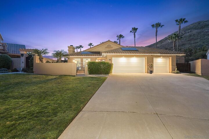 Property Photo:  368 Glendale Ave  CA 92069 