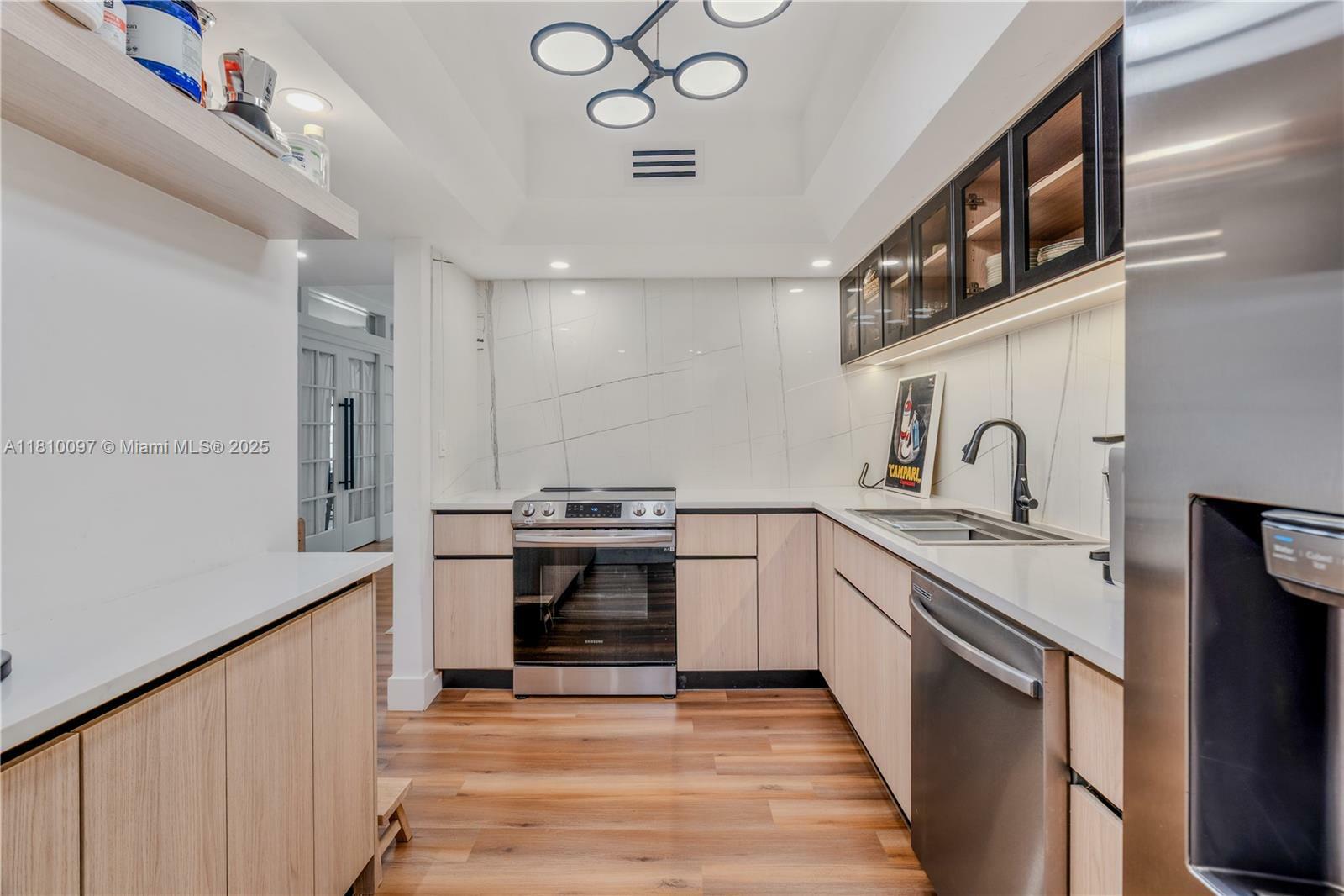 Property Photo: 520 Brickell Key Dr A707 FL 33131