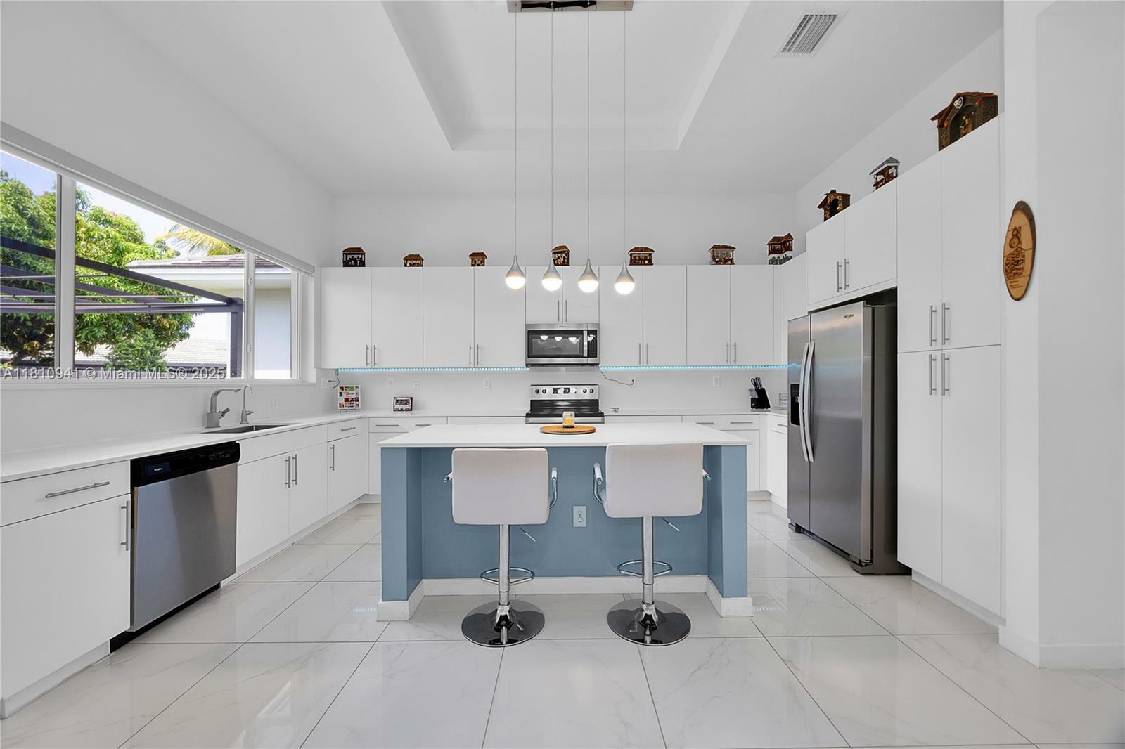 Property Photo: 15037 SW 174th St FL 33187