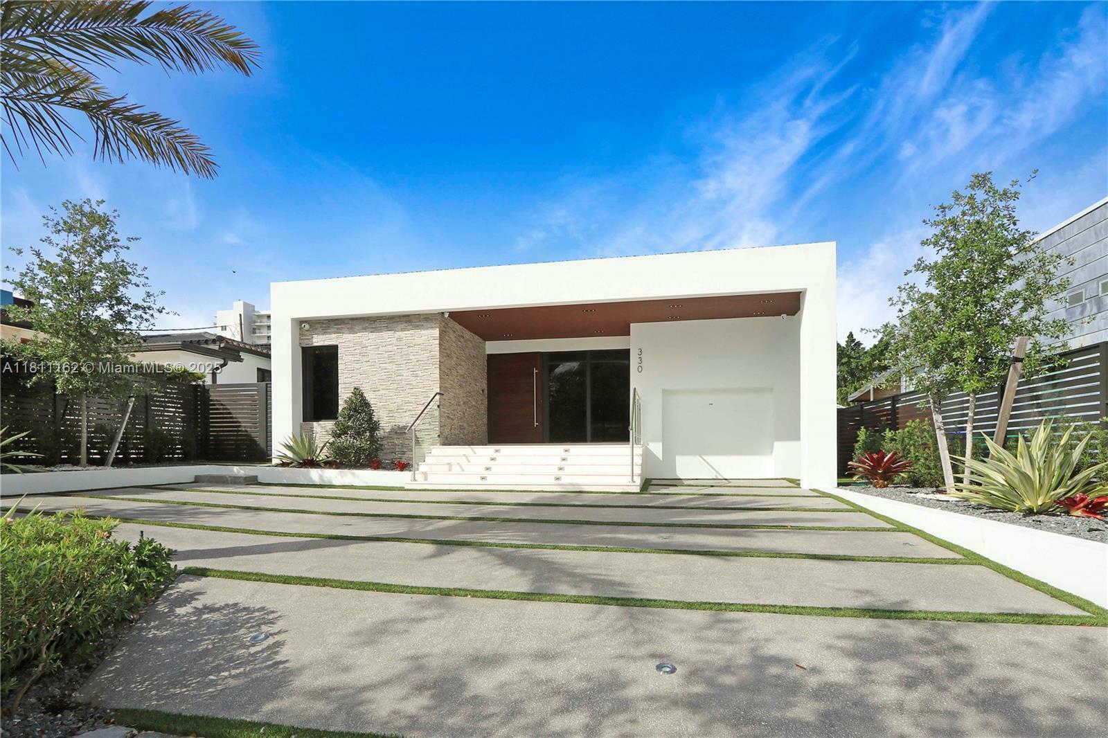 Property Photo: 330 SW 19th Rd FL 33129