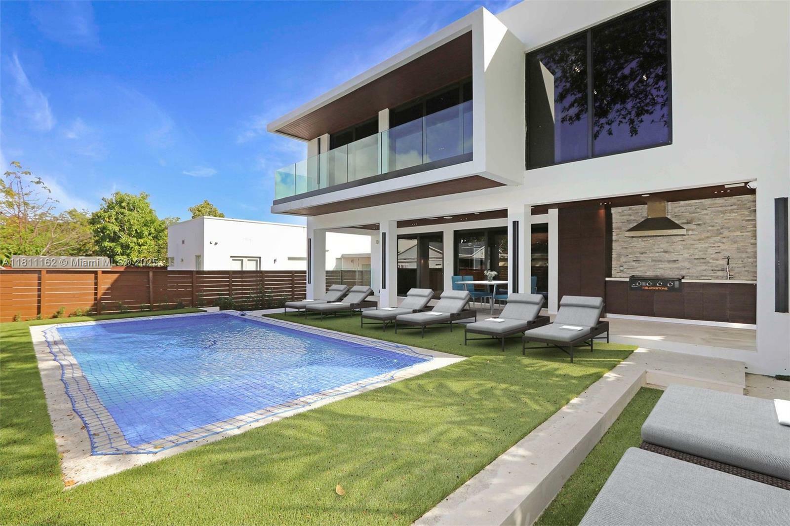 Property Photo: 330 SW 19th Rd FL 33129