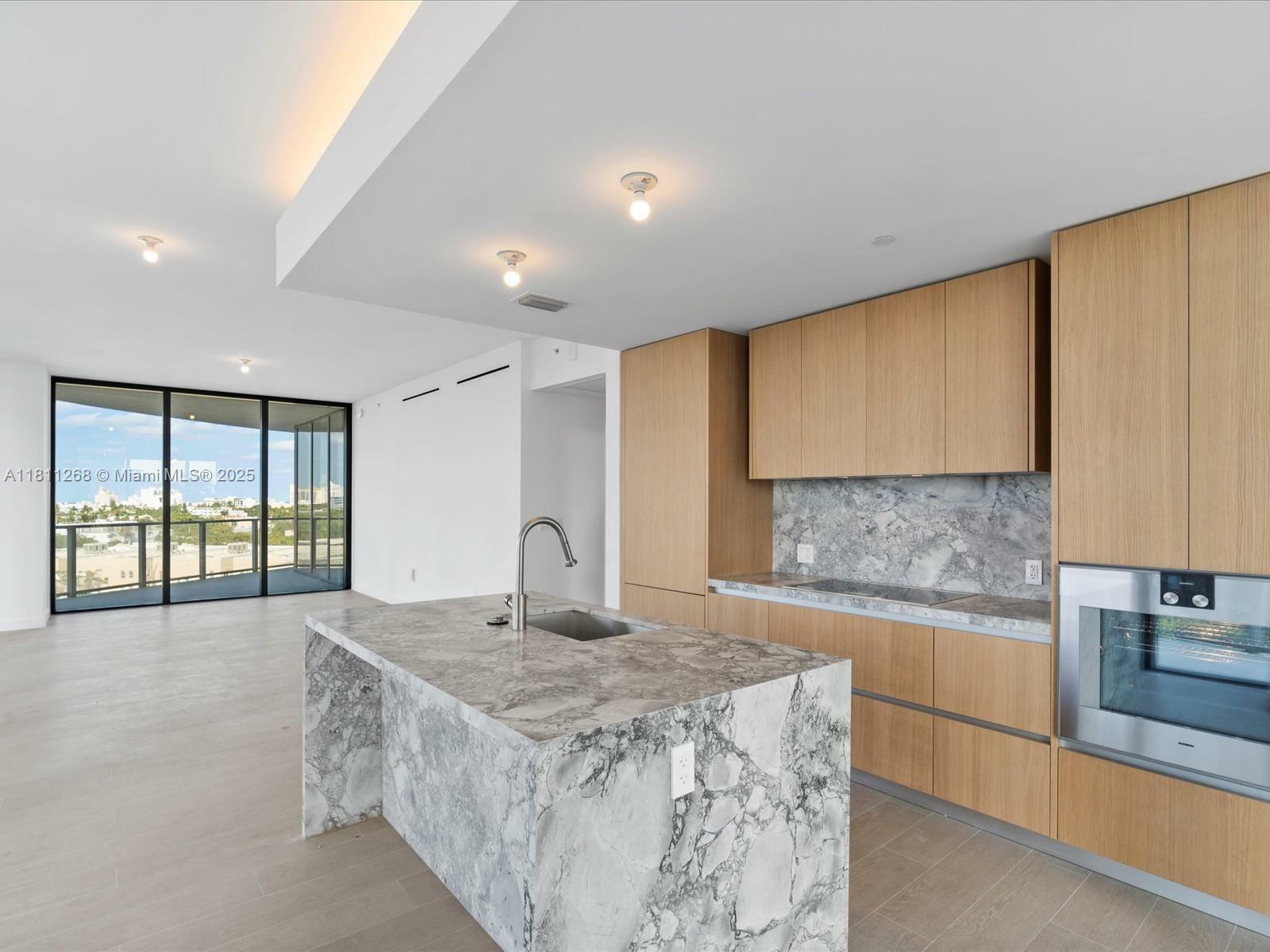 Property Photo: 500 Alton Rd 805 FL 33139