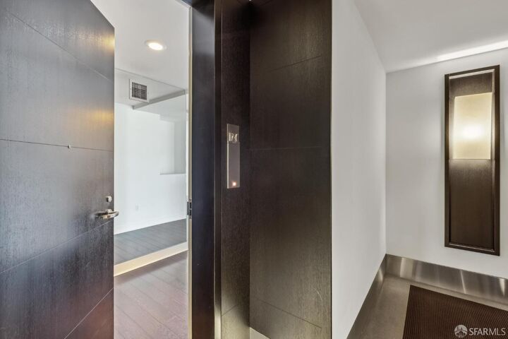 Property Photo: 229 Brannan Street 12C CA 94107
