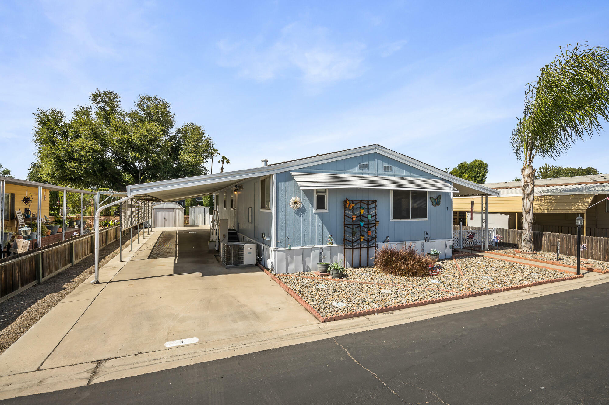 Property Photo: 2627 W Midvalley Spc 3 Avenue CA 93277