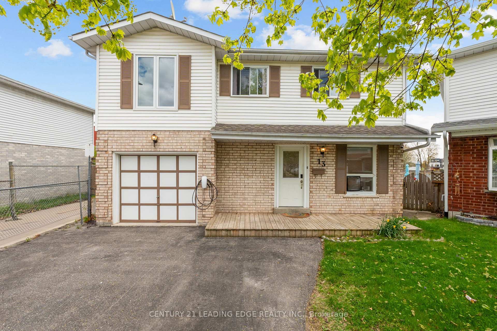 Photo de la propriété: 13 Sylvia Court ON L1B 1J4