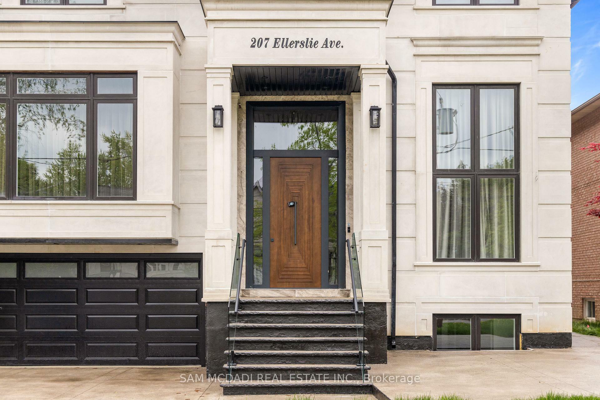 Photo de la propriété:  207 Ellerslie Avenue  ON M2N 1Y3 