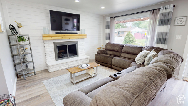 Property Photo: 9516 S Garnet Dr E UT 84094
