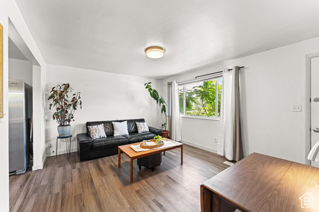 Property Photo:  652 E 200 N  UT 84062 