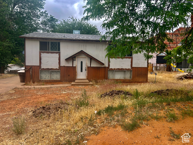 Property Photo:  421 N 250 E  UT 84741 