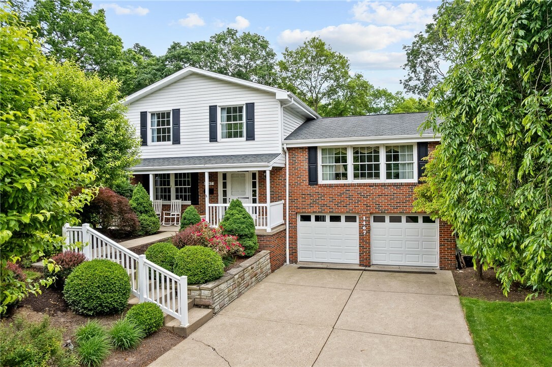 Property Photo: 1467 Meteor Cir PA 15241
