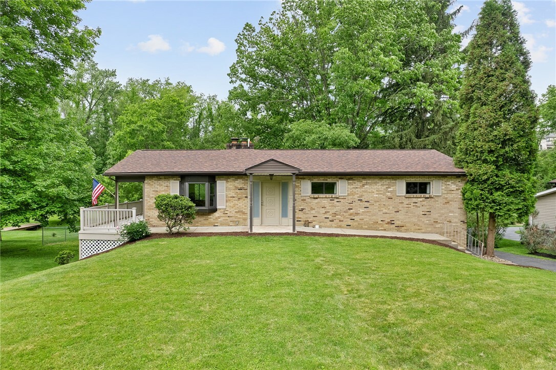 Property Photo: 121 Edgar Ln PA 15367
