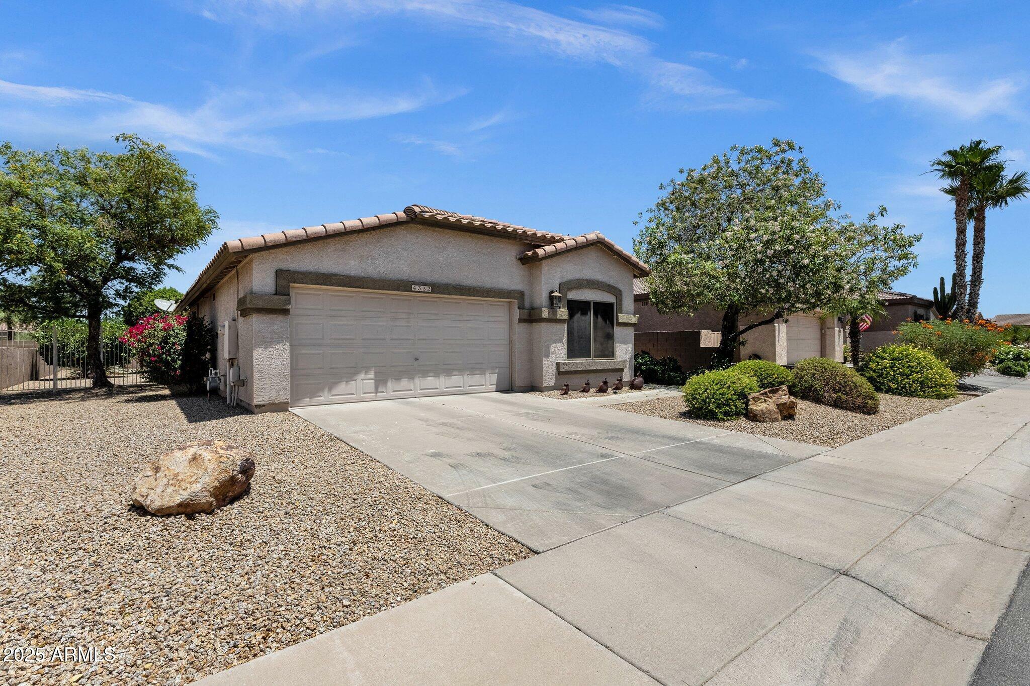 Property Photo: 4332 E Cassia Lane AZ 85298