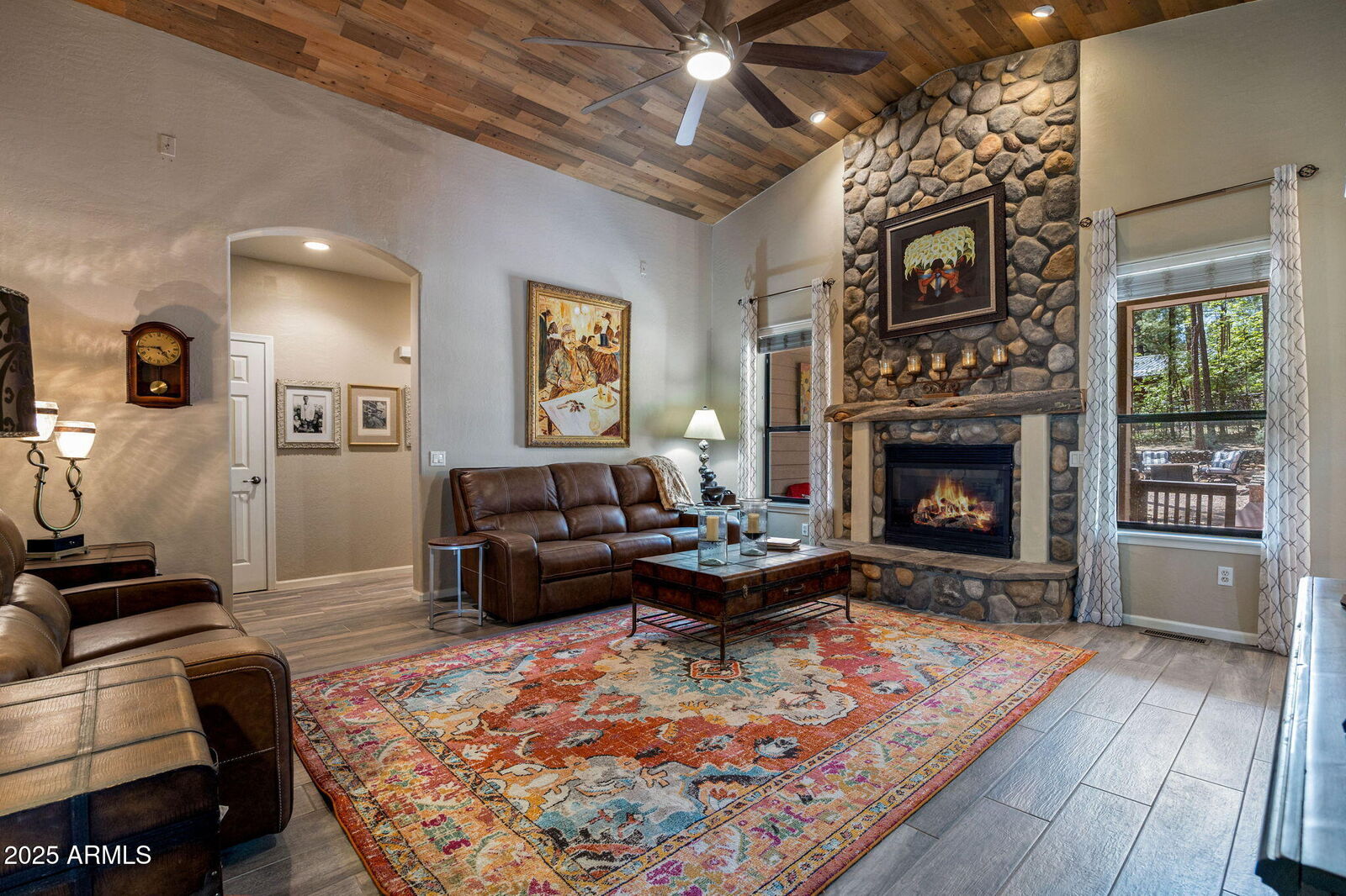 Property Photo: 1180 E Waterway Lane AZ 85901