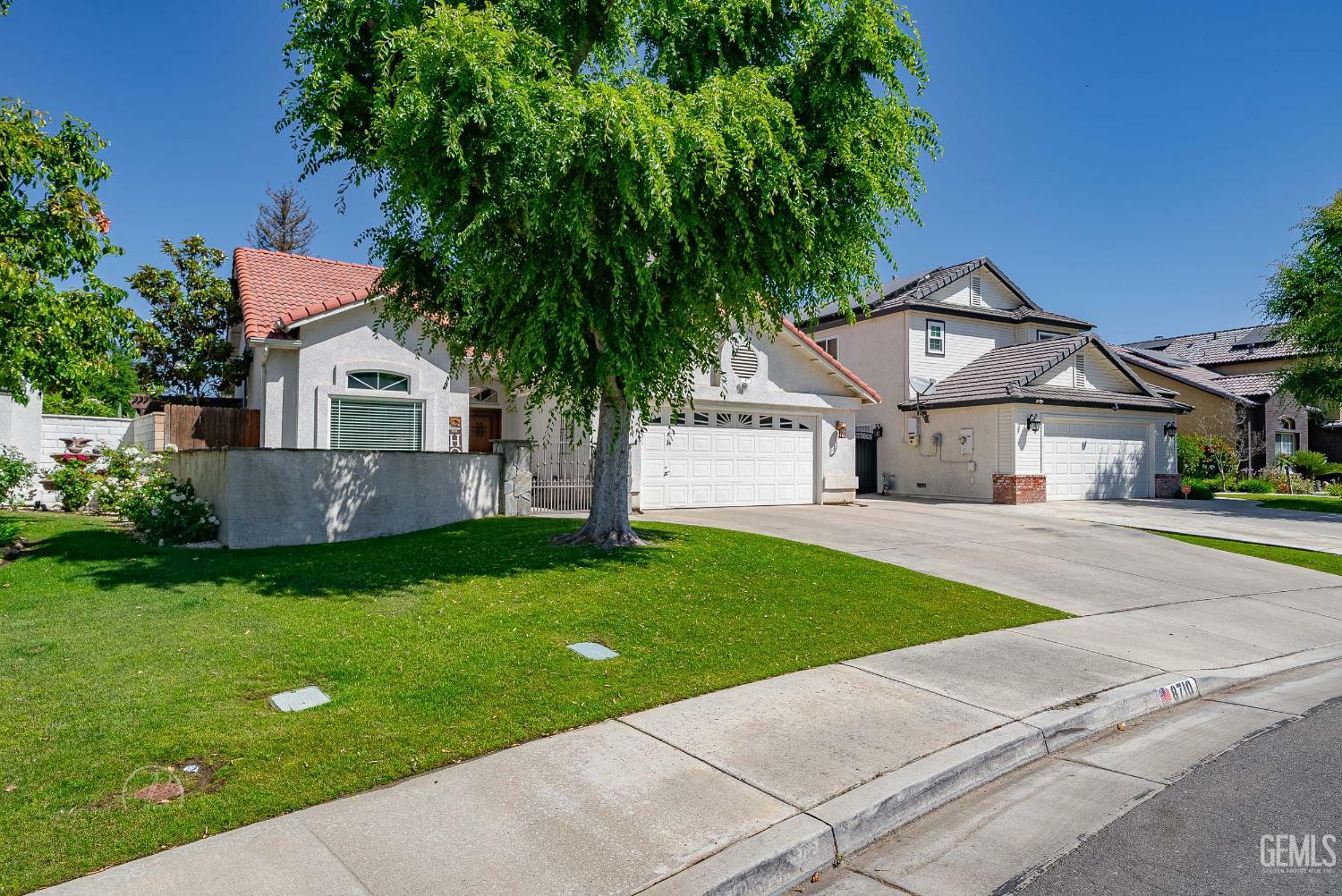 Property Photo: 8710 Goldfinch Drive CA 93312