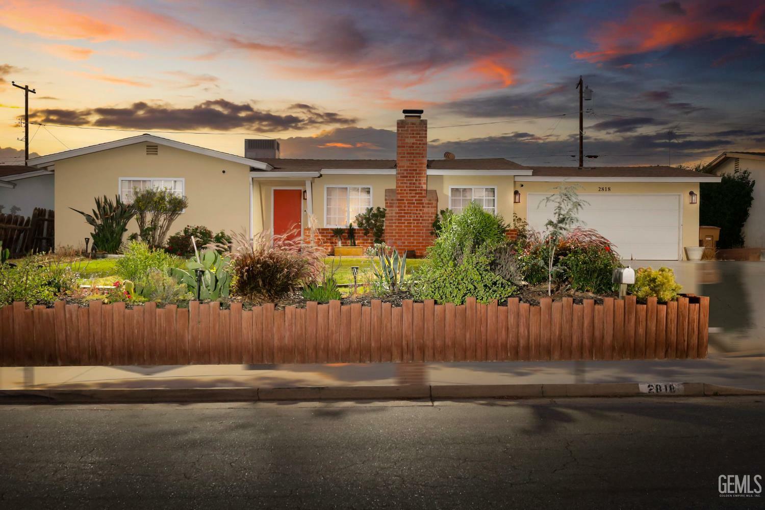 Property Photo: 2818 San Pablo Avenue CA 93306