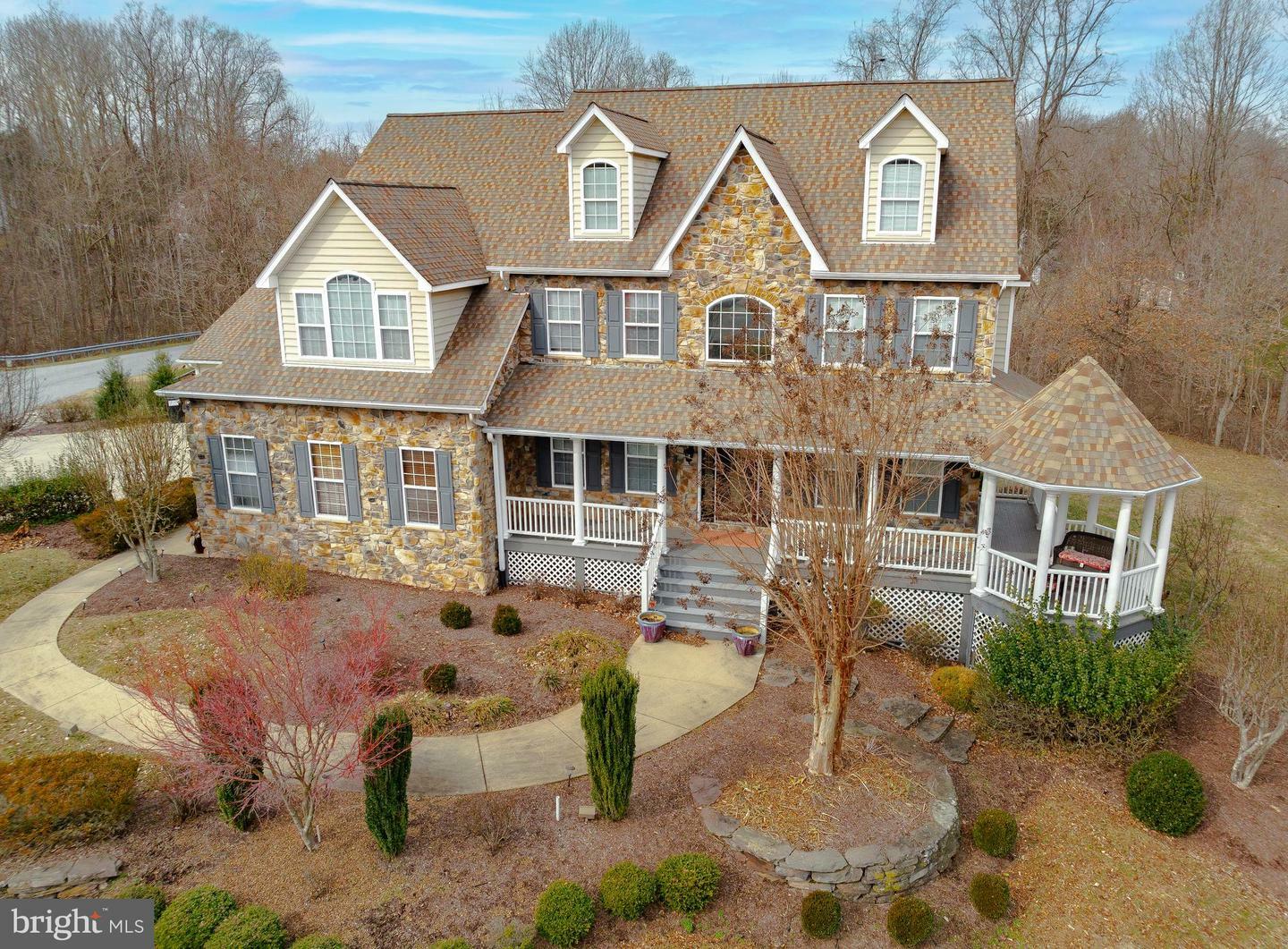 Property Photo:  5 Cross Point Drive  MD 20736 