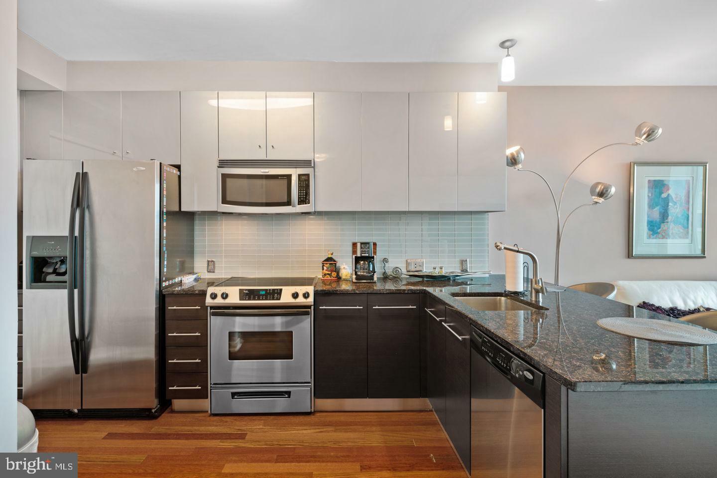 Property Photo: 2101 Market Street 3408 PA 19103