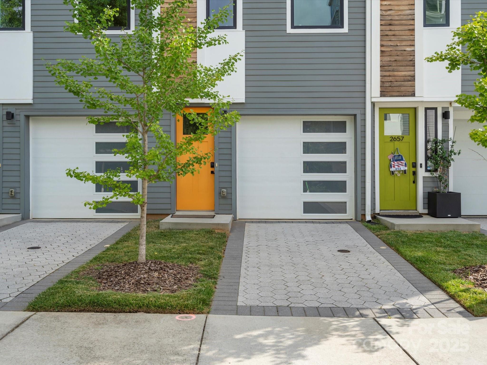 Property Photo: 2653 Shenandoah Avenue NC 28205