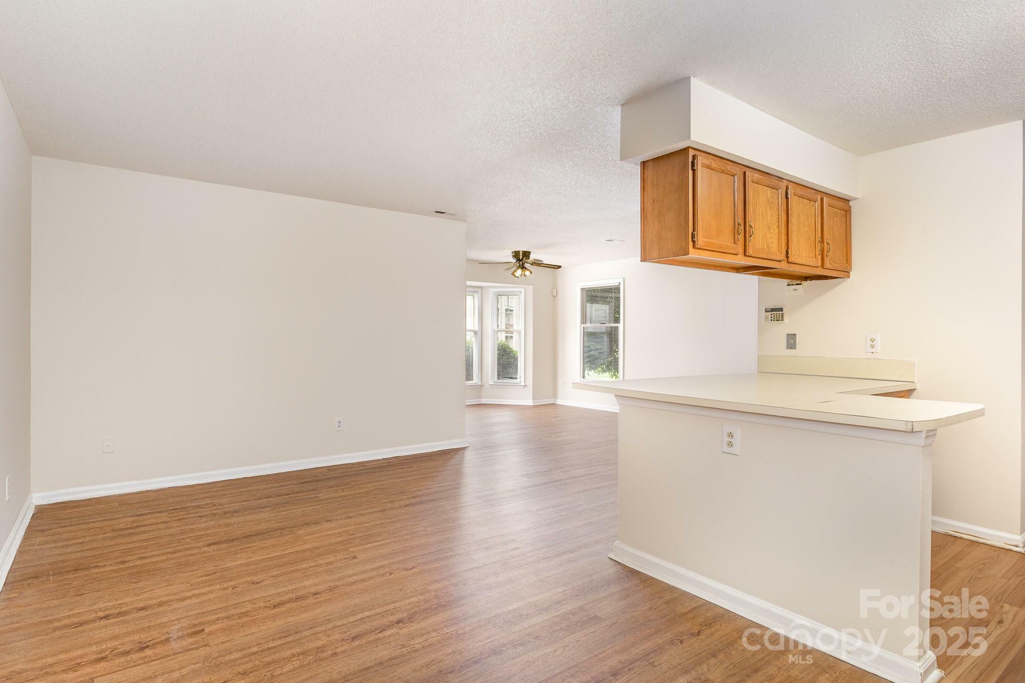 Property Photo: 6203 Rosecroft Drive NC 28215