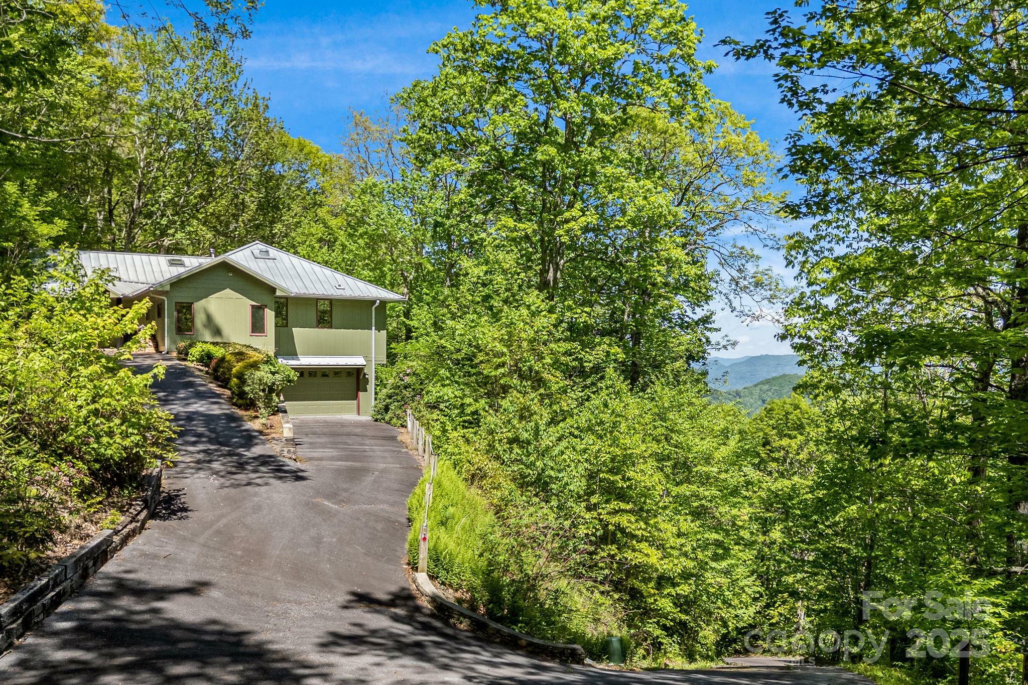 Property Photo: 1760 Winding Creek Drive NC 28786