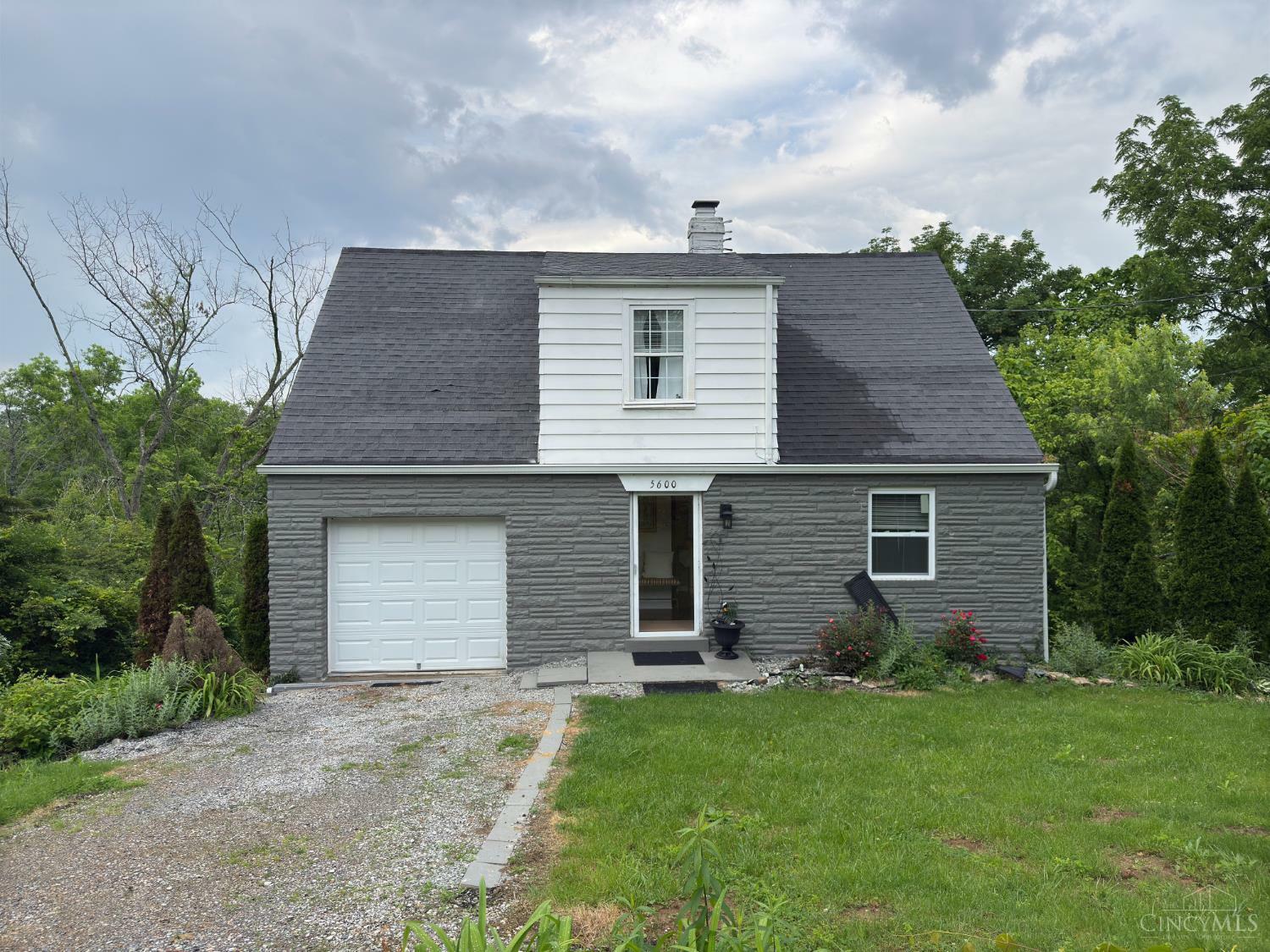 Property Photo: 5600 E Kemper Road OH 45241