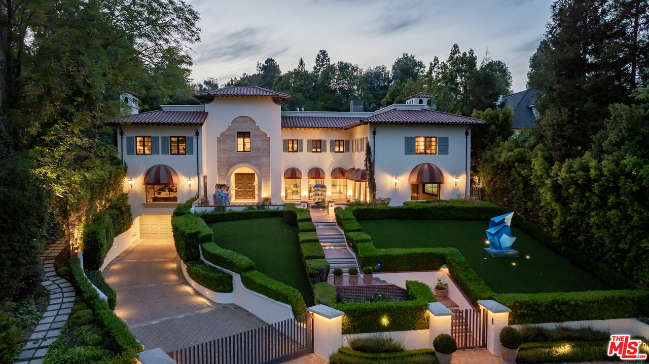 Property Photo: 4009 Valley Meadow Rd CA 91436