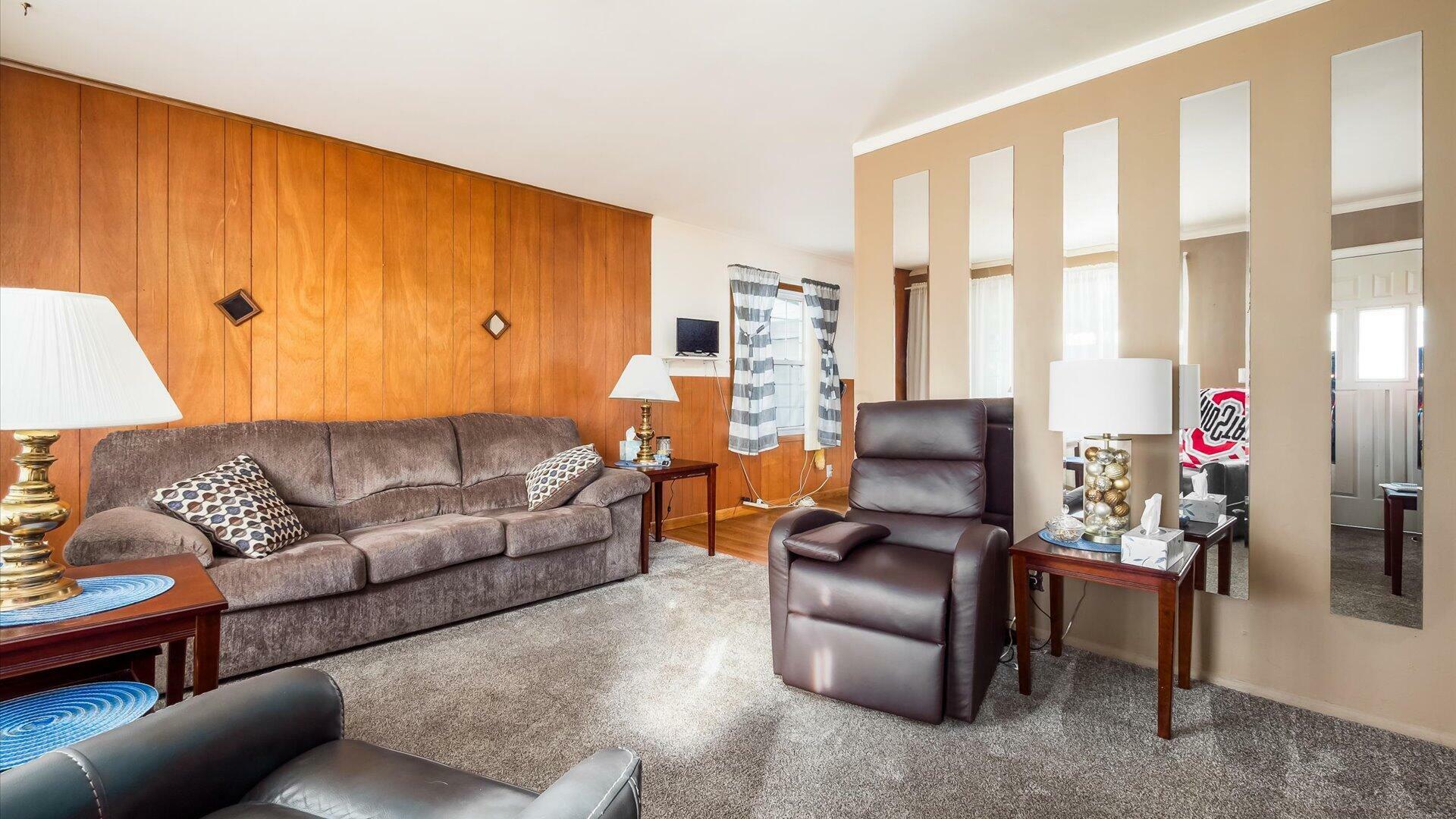 Property Photo: 524 Ridgefield Road OH 43055