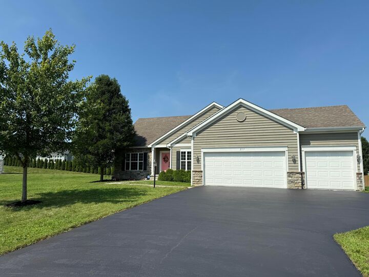 Property Photo: 217 Warbler Court OH 43147