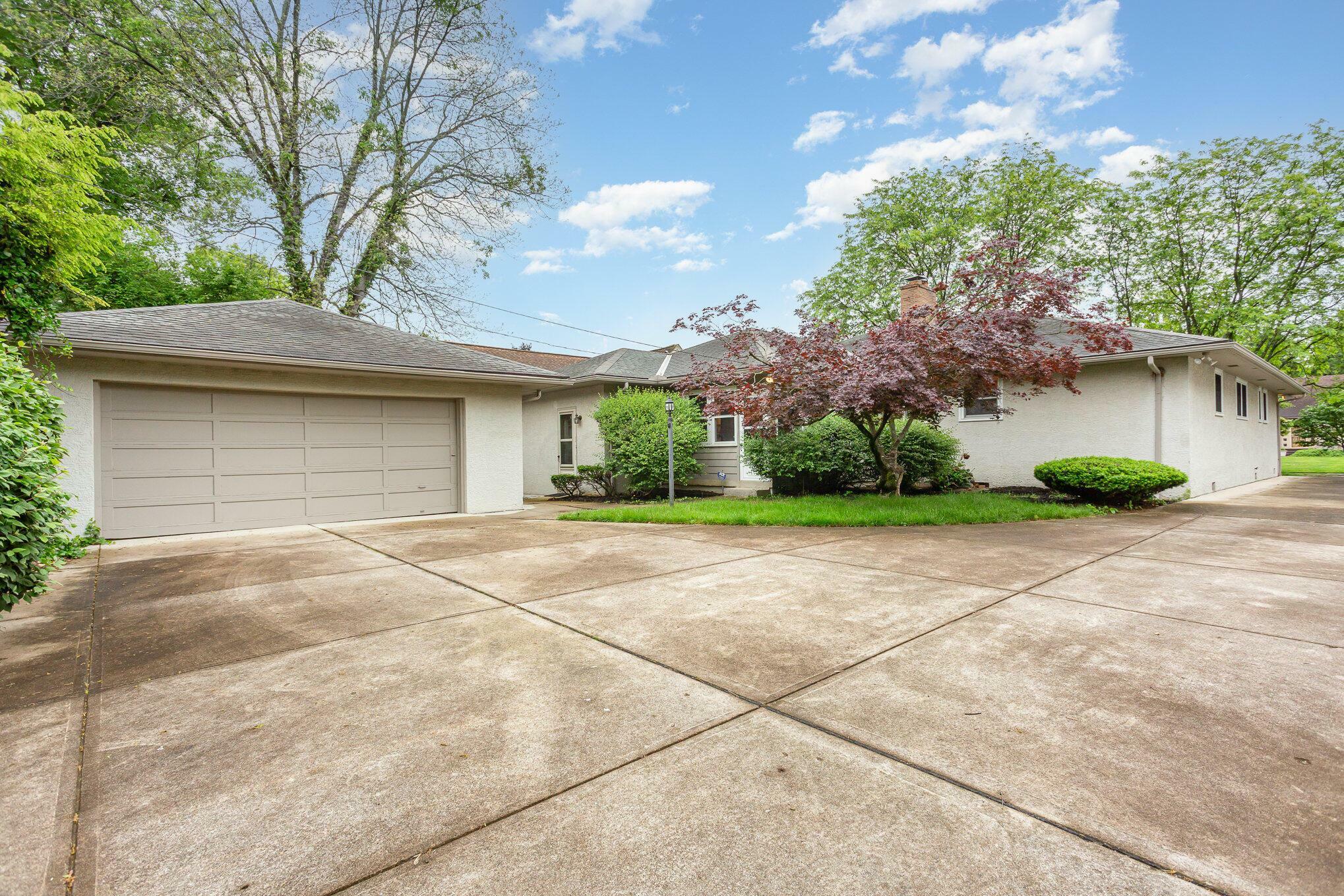 Property Photo: 2772 Dale Avenue OH 43209