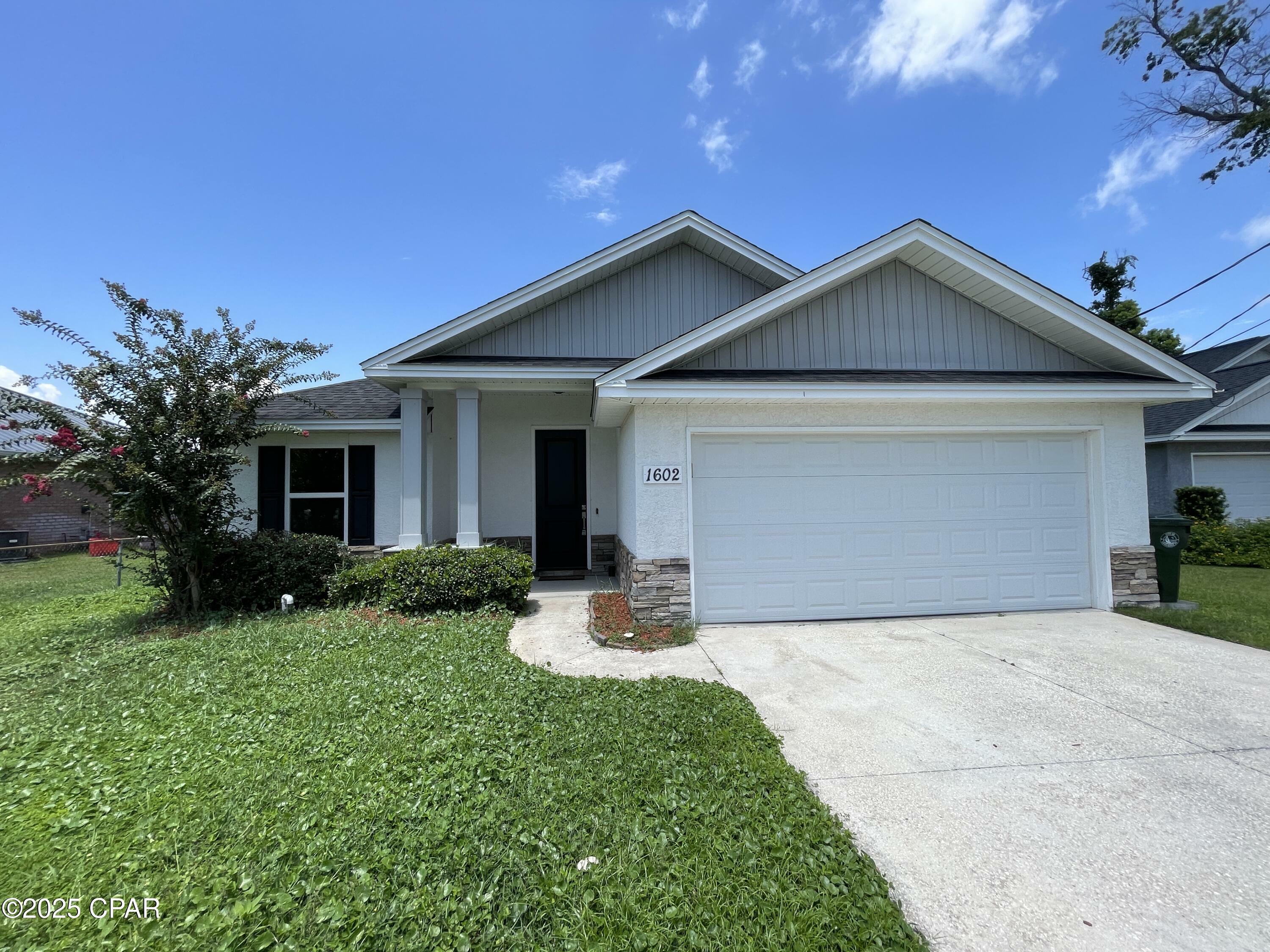 Property Photo:  1602 E 9th Street  FL 32444 