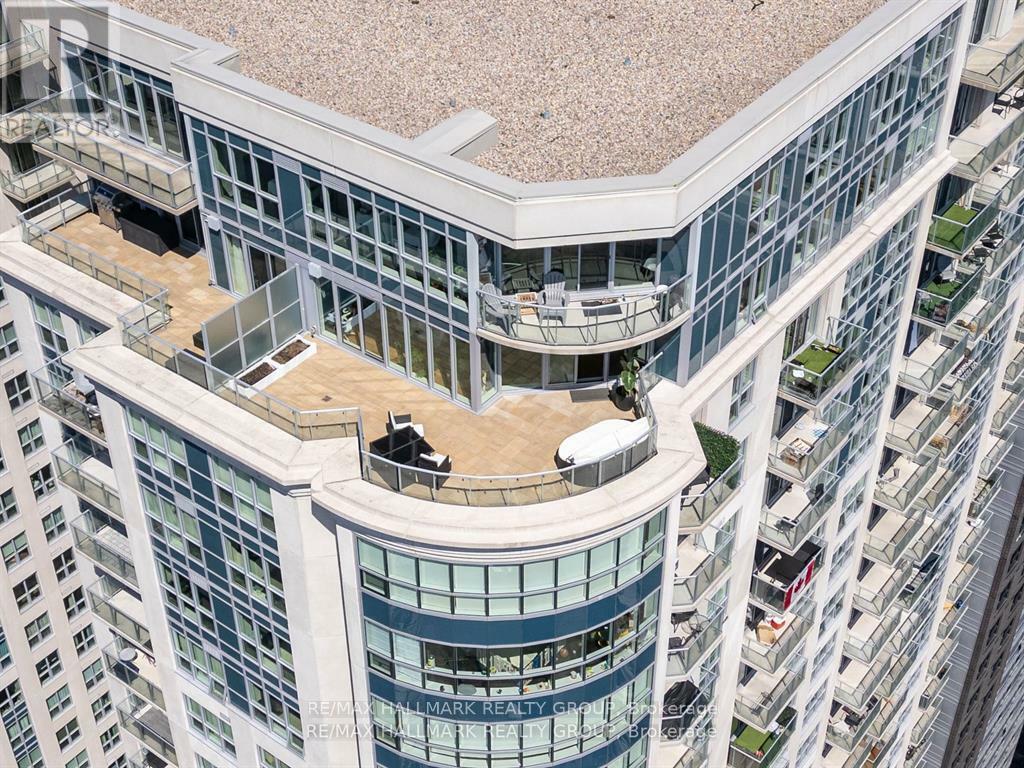 Property Photo: 195 Besserer Street 2701 ON K1N 0B6
