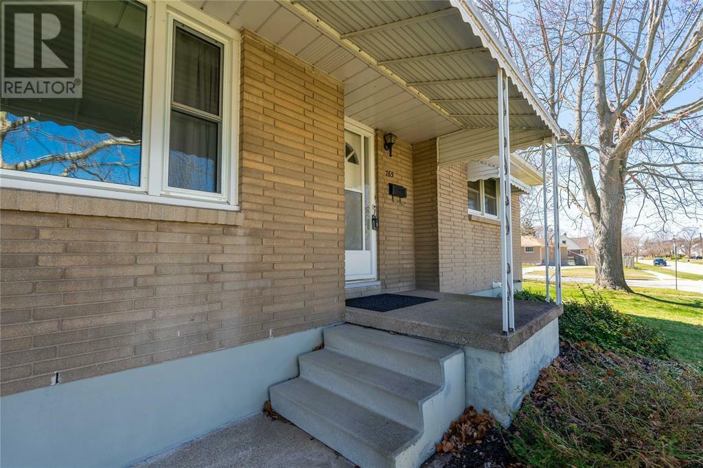 Property Photo:  765 Pineview Avenue  ON N7V 2E1 