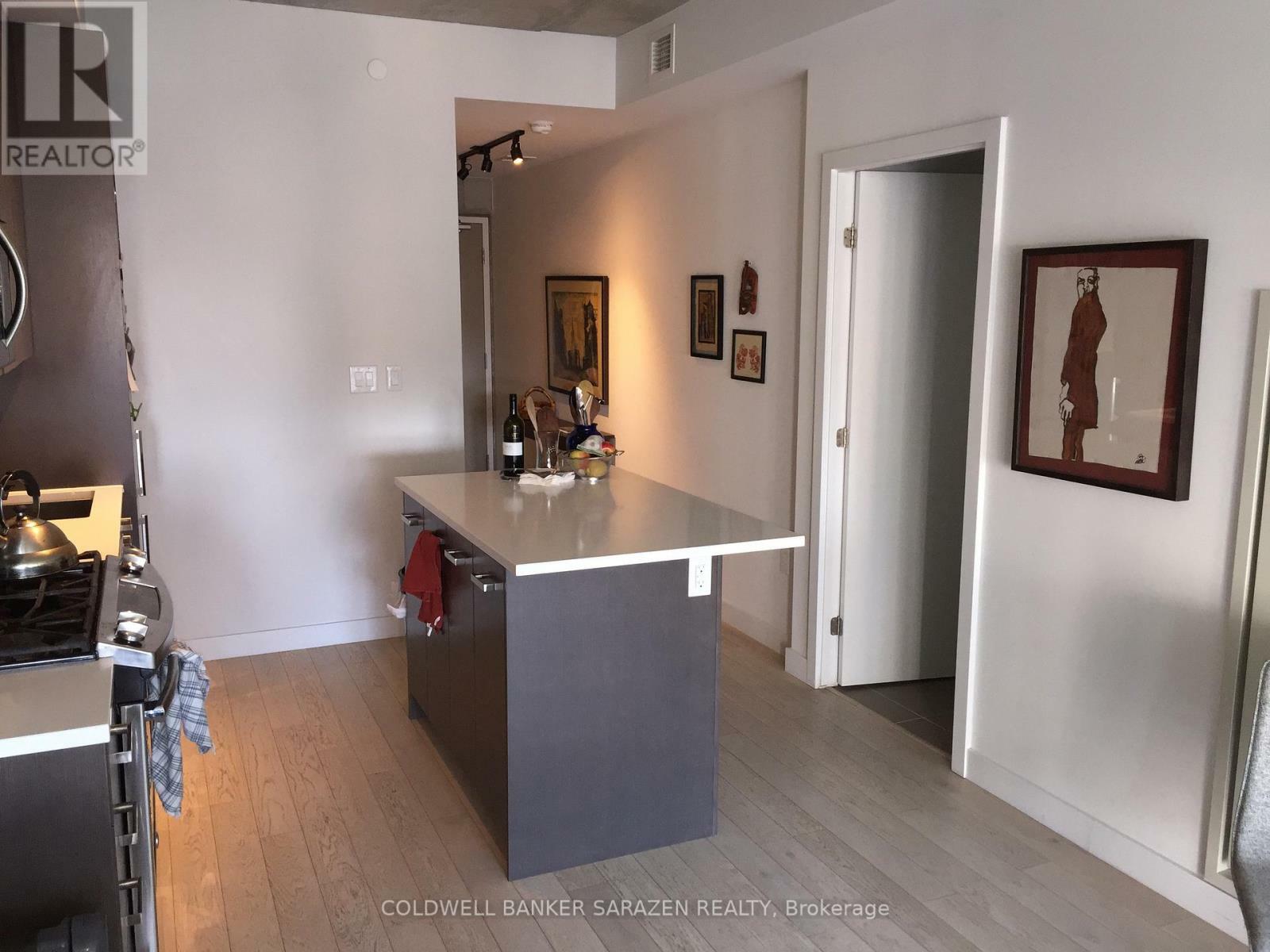 Property Photo: 224 Lyon Street 1510 ON K1R 5E6