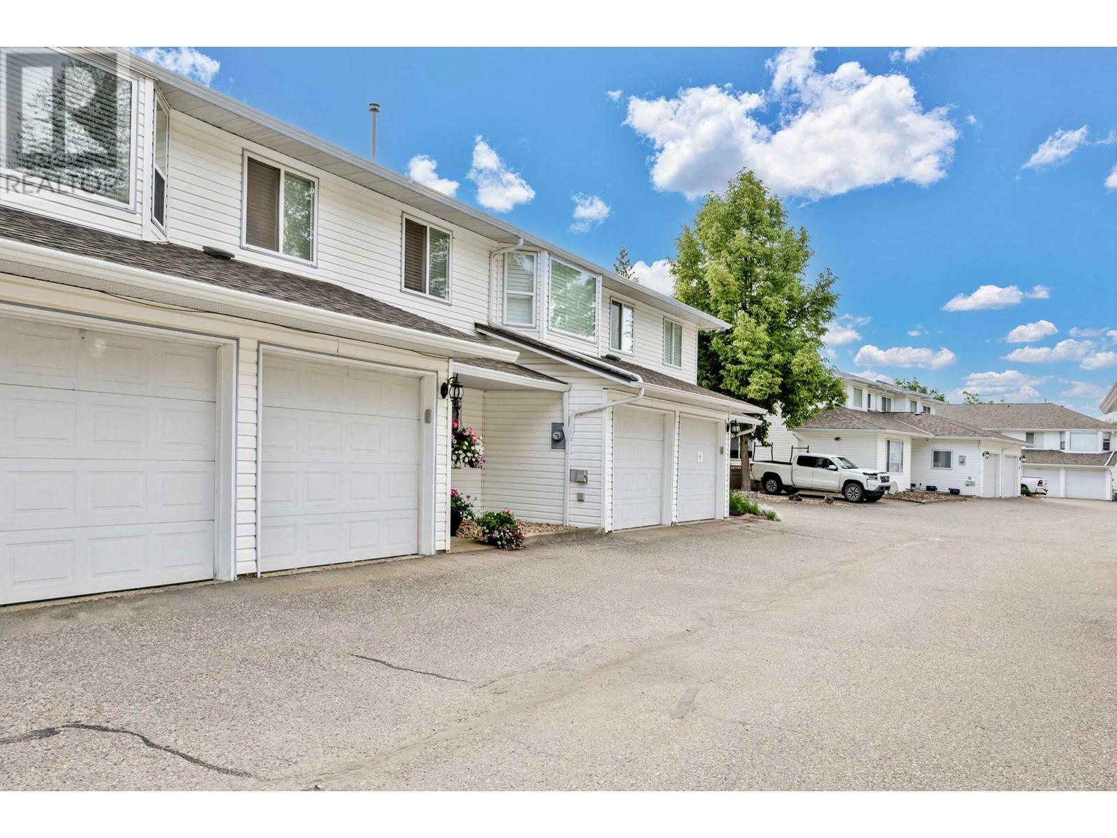 Property Photo: 1801 53 Avenue 19 BC V1T 4E7