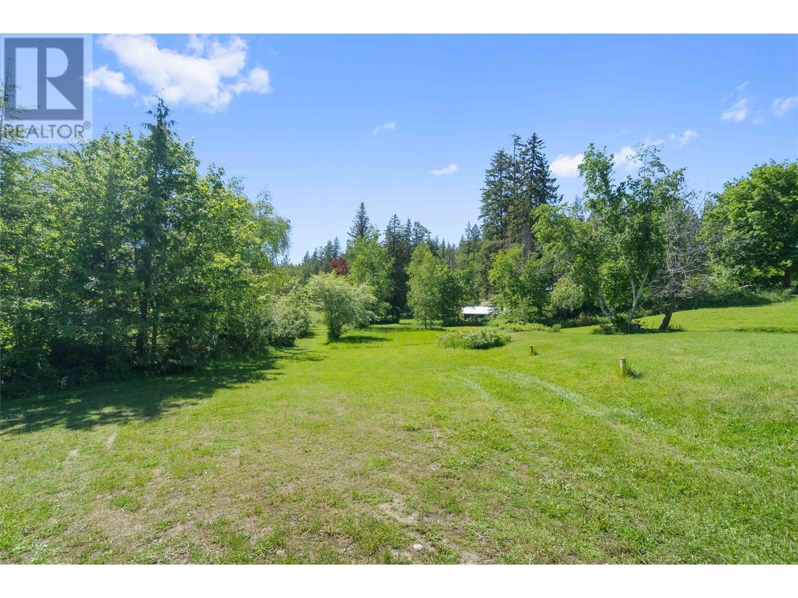 Photo de la propriété: 781 Gardom Lake Road BC V0E 1V3