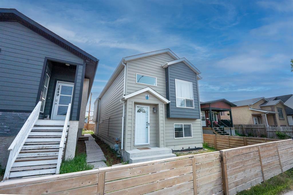 Property Photo:  1847 Logan Avenue  MB R2R 0H4 
