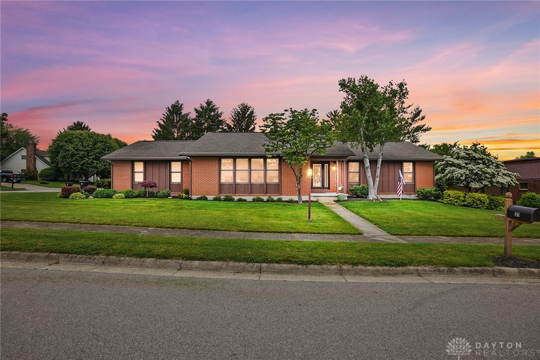 Property Photo:  21 Garden Circle  OH 45177 