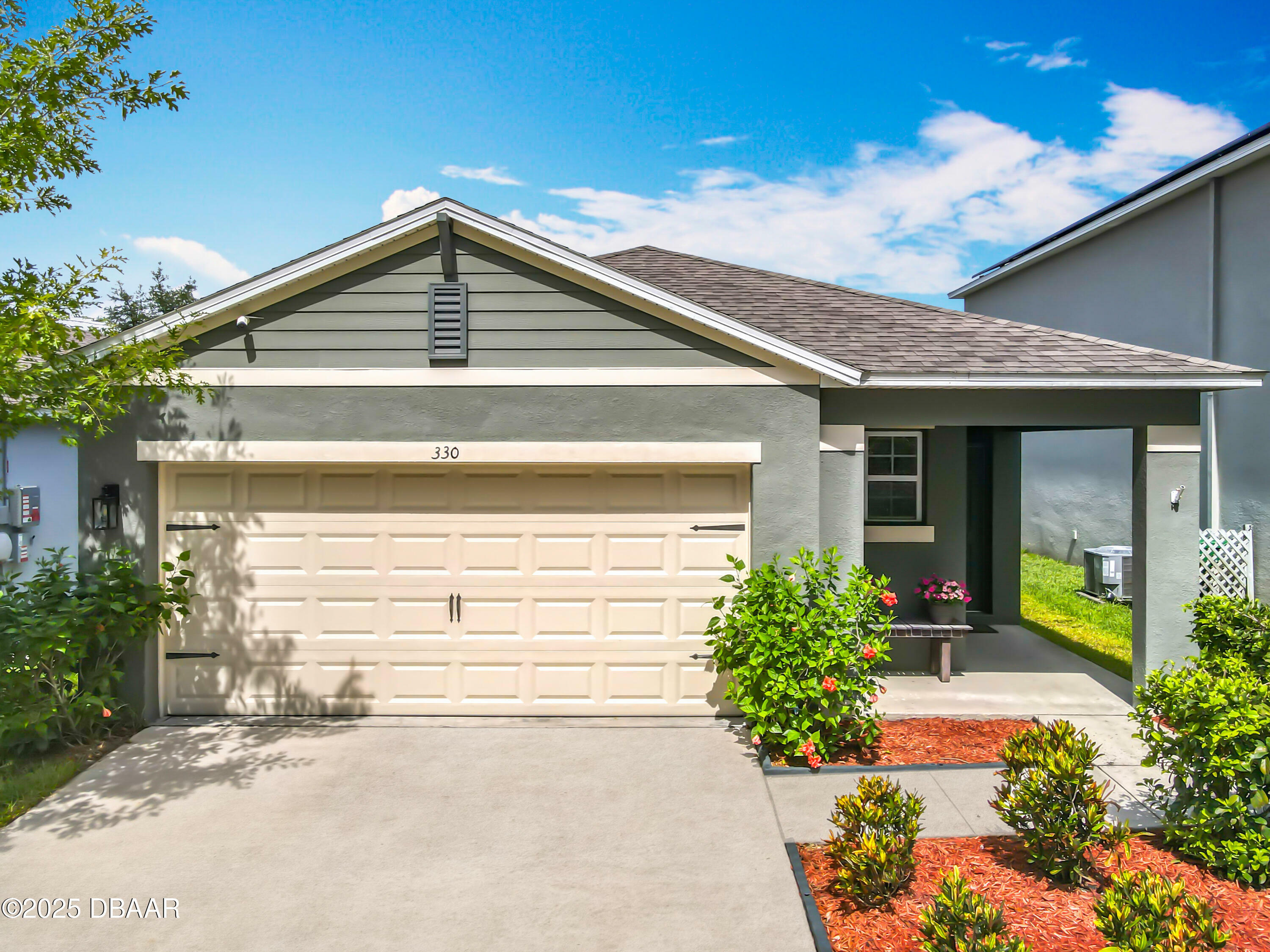 Property Photo: 330 Charles Drive FL 32724