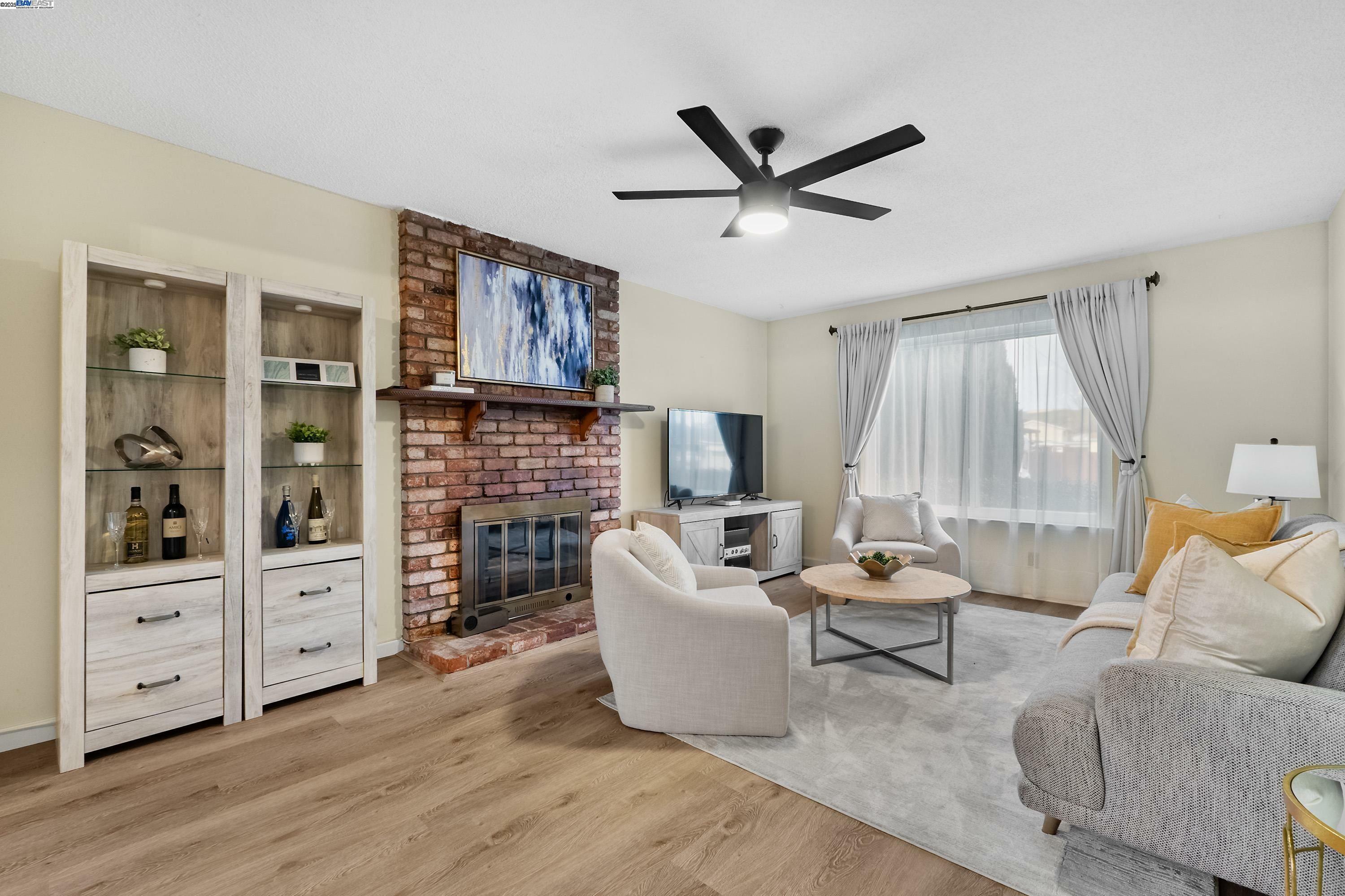 Property Photo: 7476 Brookdale Ct CA 94568