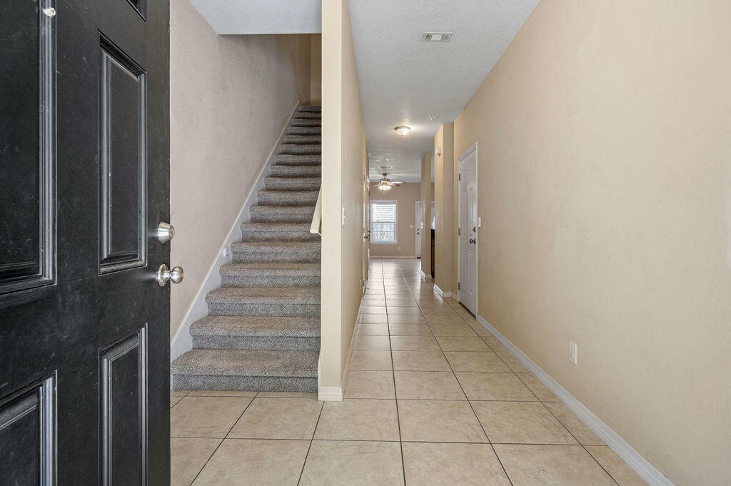 Property Photo: 996 Leigh Ann Lane FL 32547