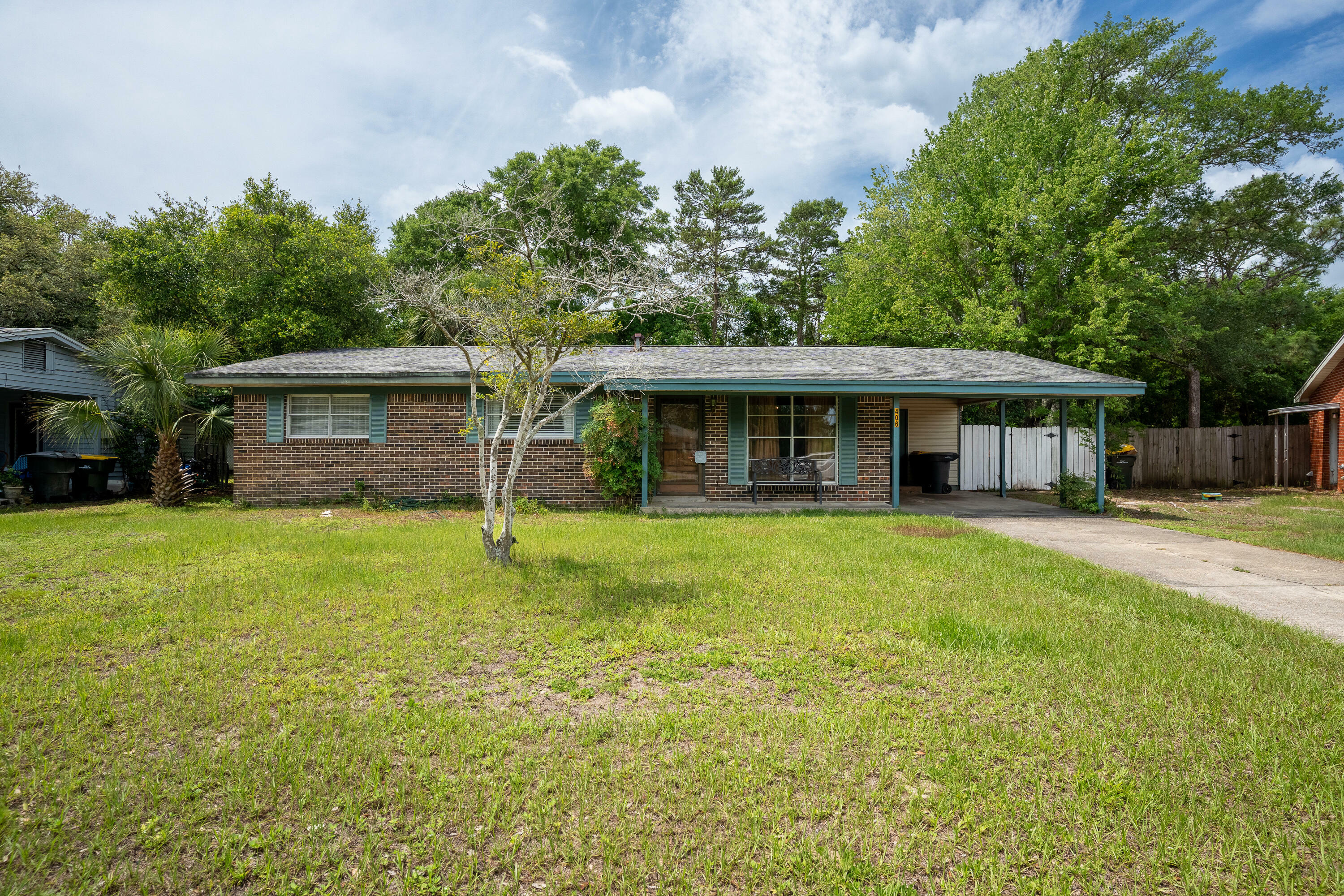 Property Photo: 406 NW Sherry Circle FL 32548