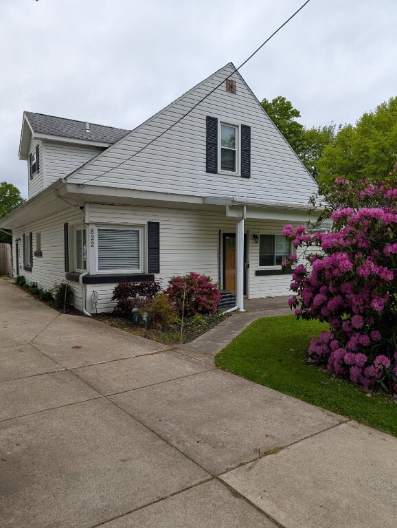 Property Photo:  822 Nagle Road  PA 16511 