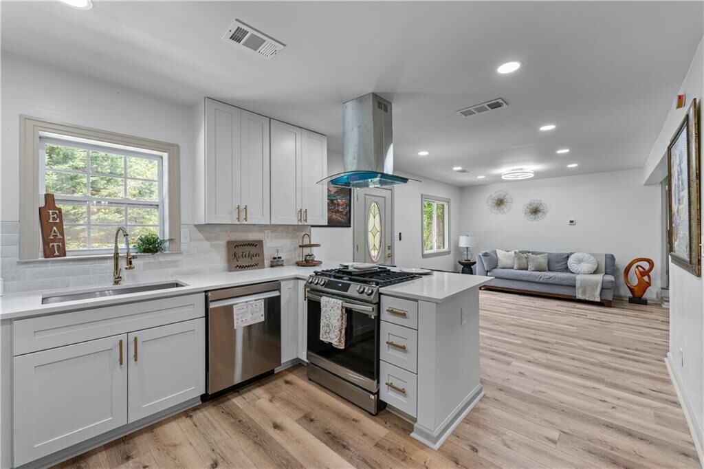 Property Photo:  1819 Waldrep Circle SE  GA 30060 